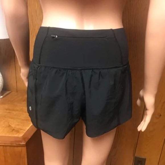 Lululemon Short Black-Size 6 -Good Condition - Picture 10 of 14